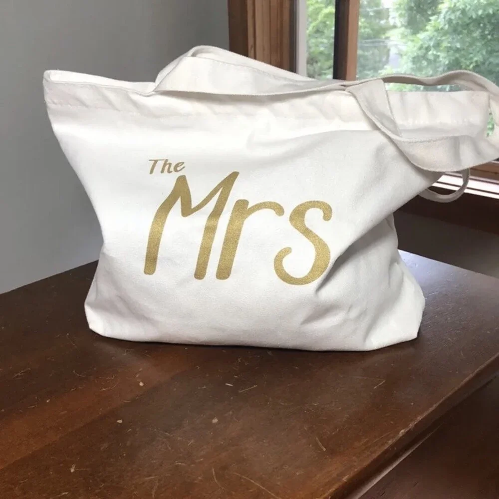 “THE MRS” 100% COTTON ZIPPERED TOTE BAG 16 x 16 WHITE GOLD NWOT